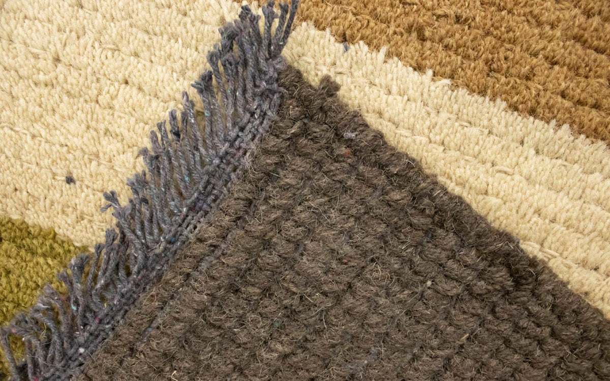 Nepal Teppich 140 x 70 cm - mehrfarbig