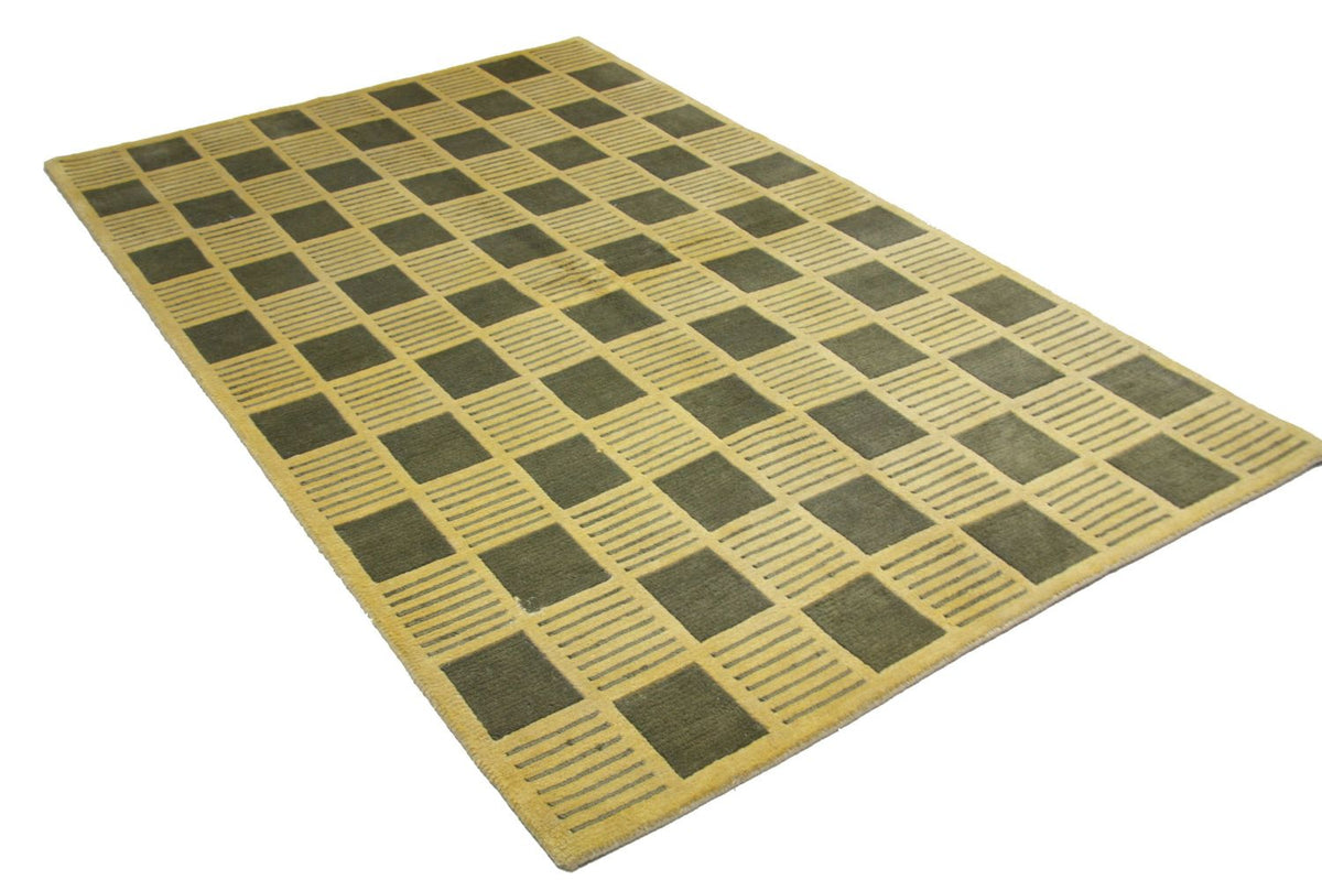 Nepal Teppich 245 x 155 cm - grün