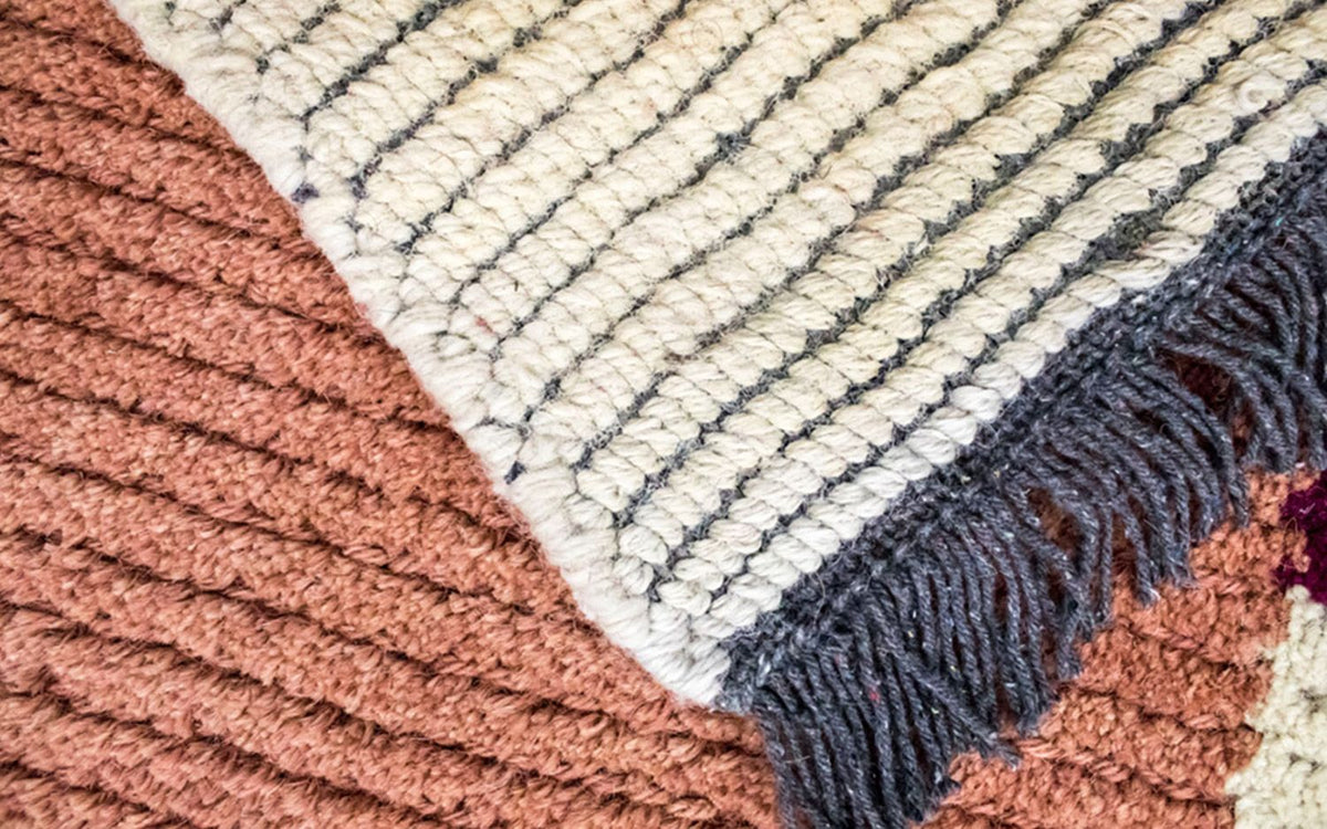 Nepal Teppich 140 x 70 cm - mehrfarbig