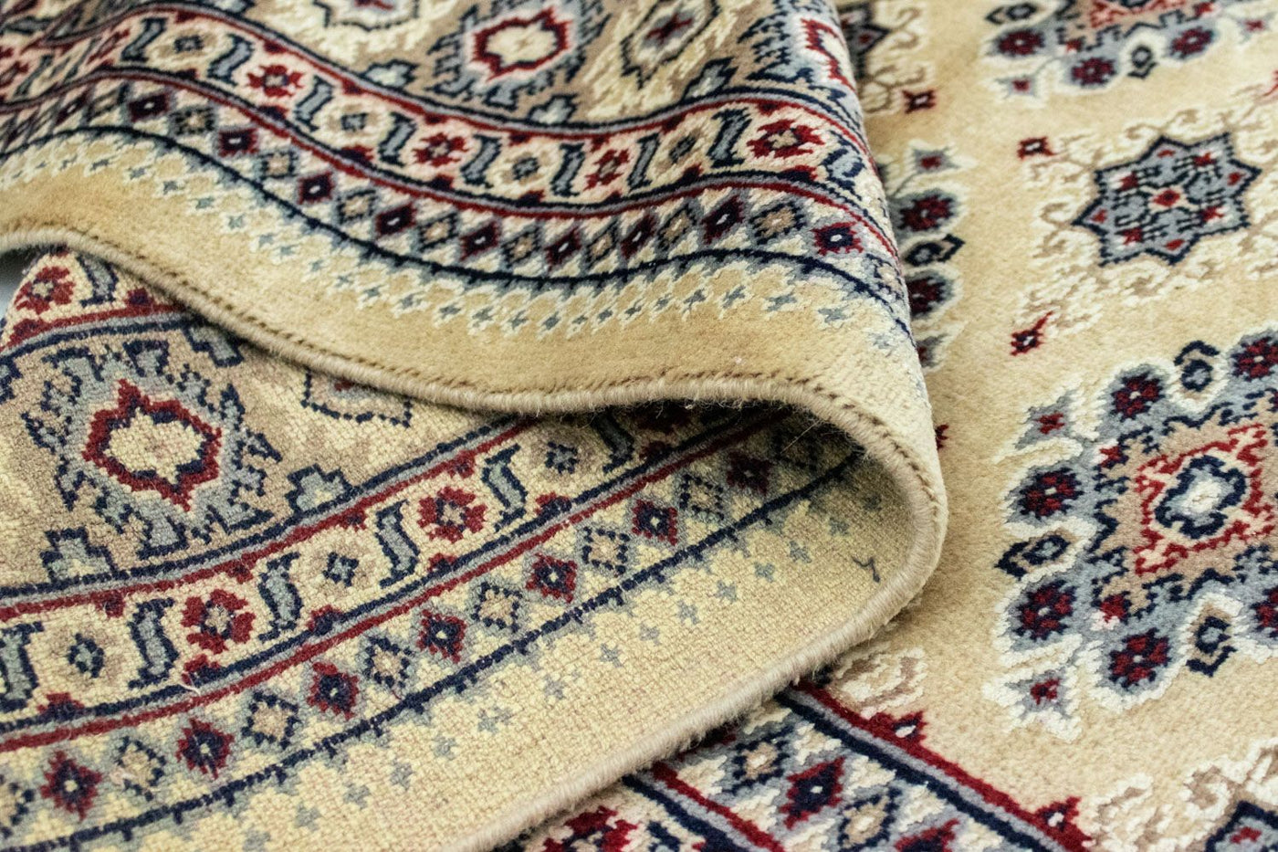 Pakistan Teppich 174 x 128 cm Teppichbrücke