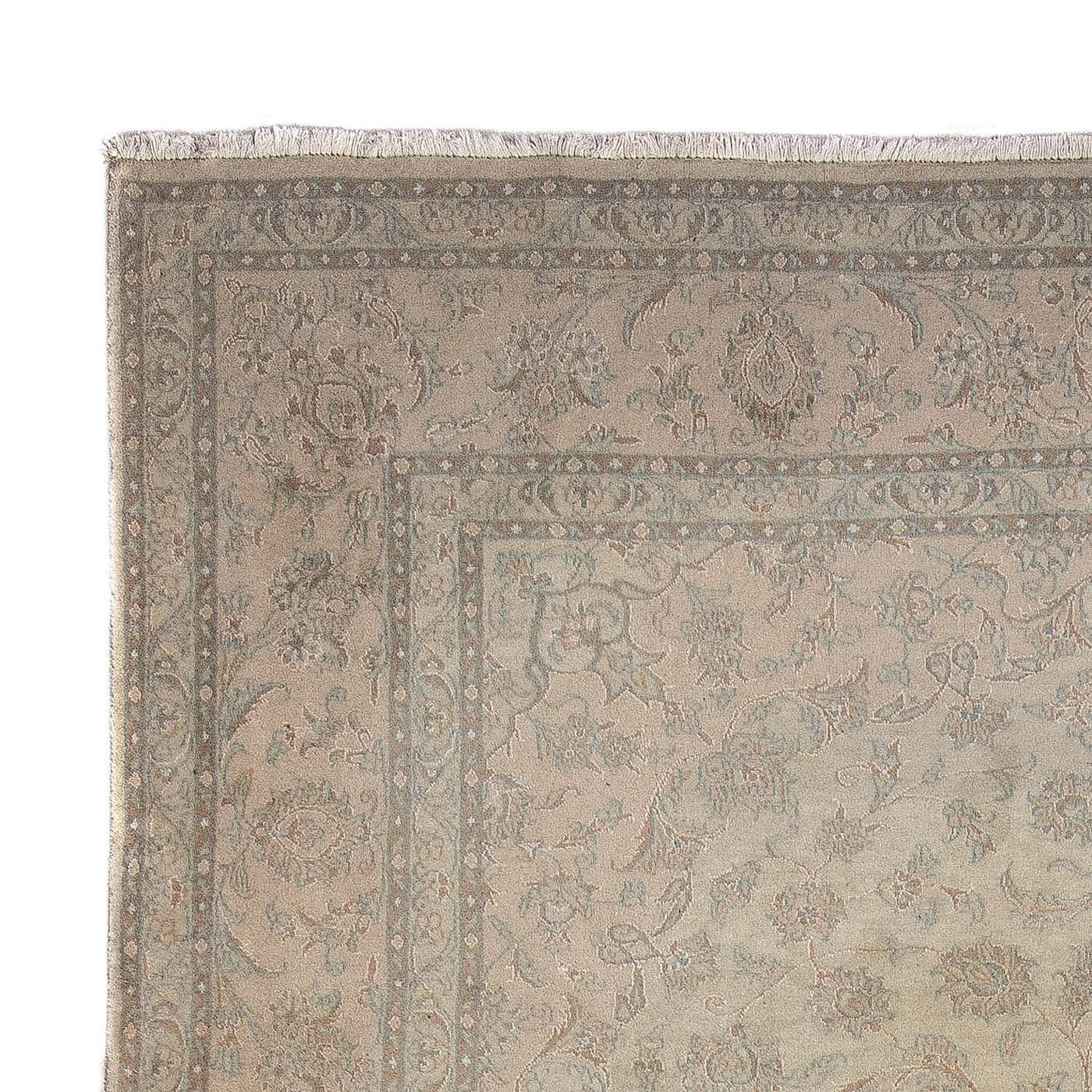 Nain Teppich 338x252cm - Perserteppich